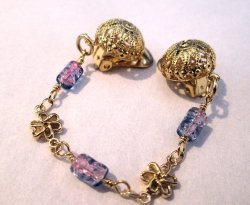 Whispering Shades Female Pussy Clip Floral Gold GEP